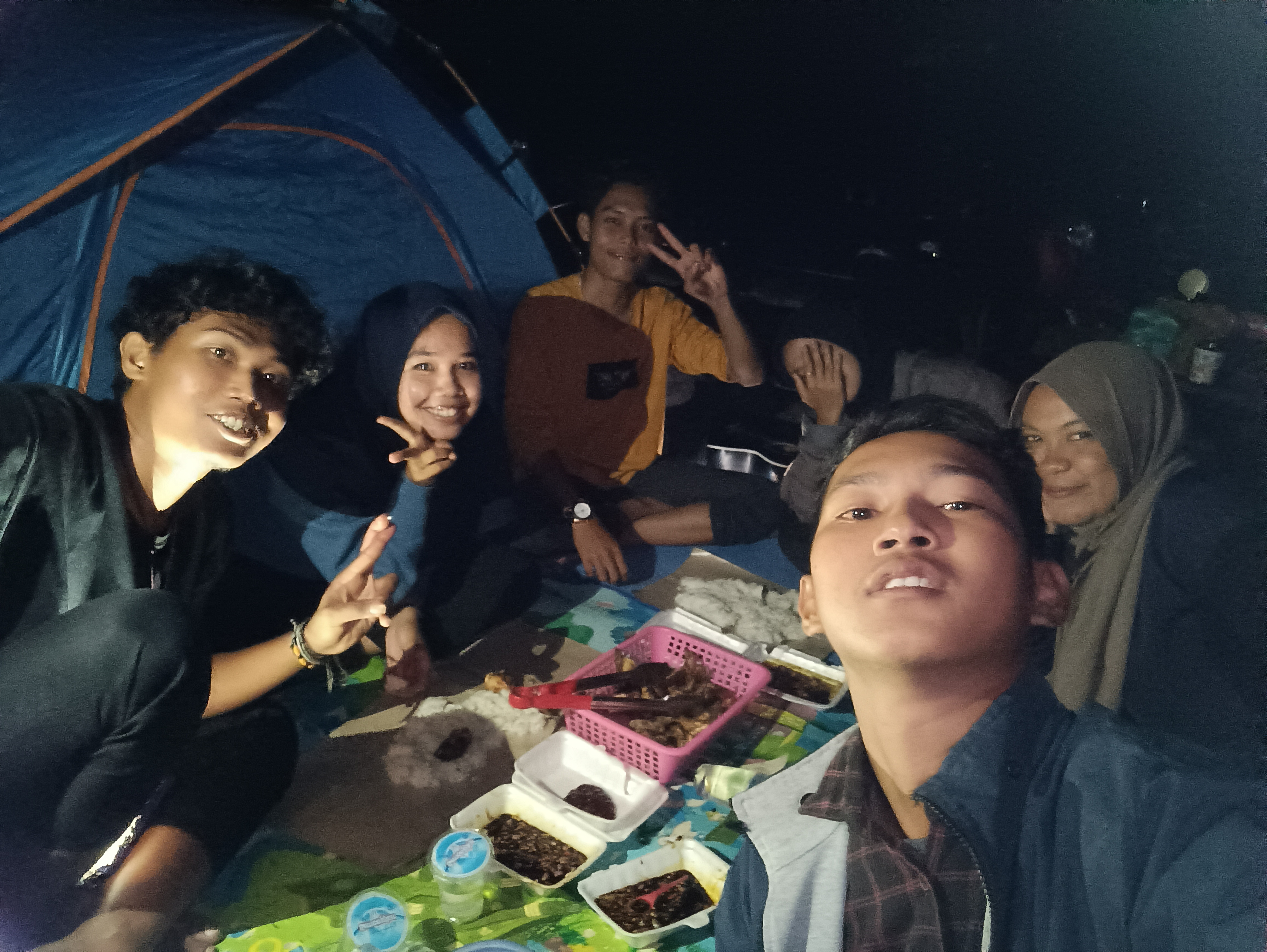 Camping bareng